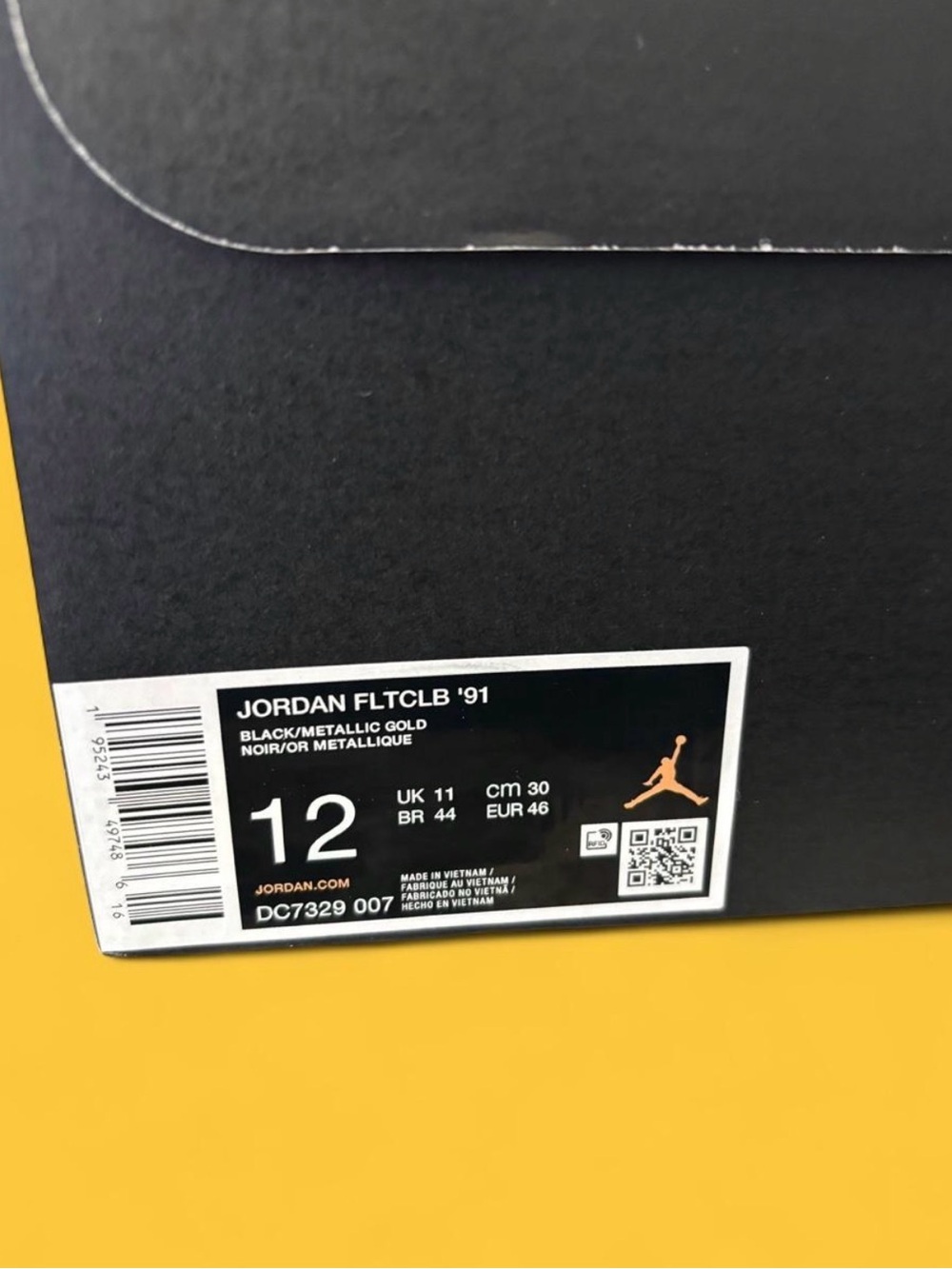 Nike Air Jordan - Black/Metallic Gold - Picture 8 of 8